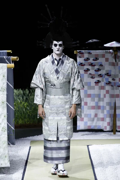 Look 33